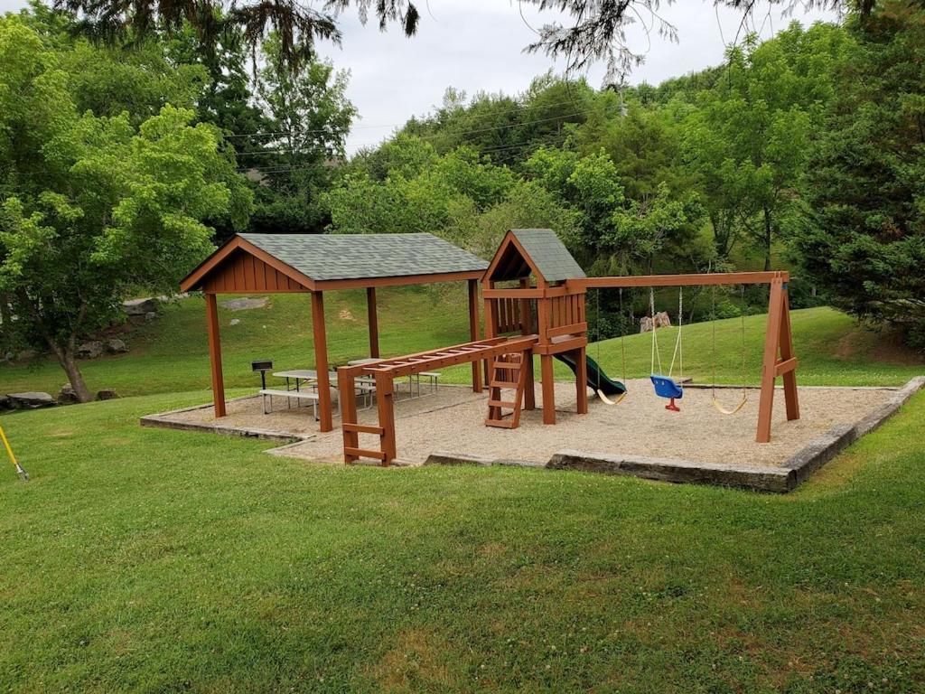 Story Brook: Beautiful True Log Cabin! Close To Dollywood, State Park, And More! Sevierville Zewnętrze zdjęcie