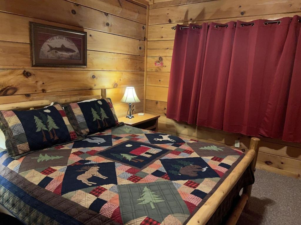 Story Brook: Beautiful True Log Cabin! Close To Dollywood, State Park, And More! Sevierville Zewnętrze zdjęcie