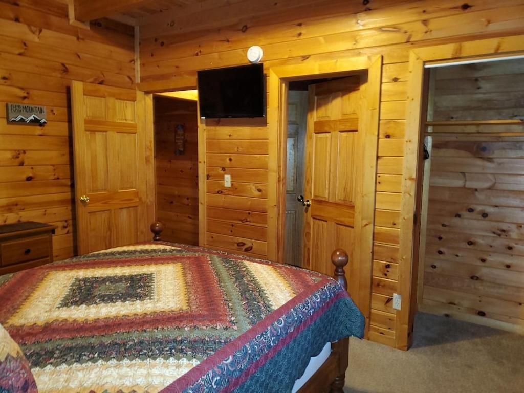 Story Brook: Beautiful True Log Cabin! Close To Dollywood, State Park, And More! Sevierville Zewnętrze zdjęcie
